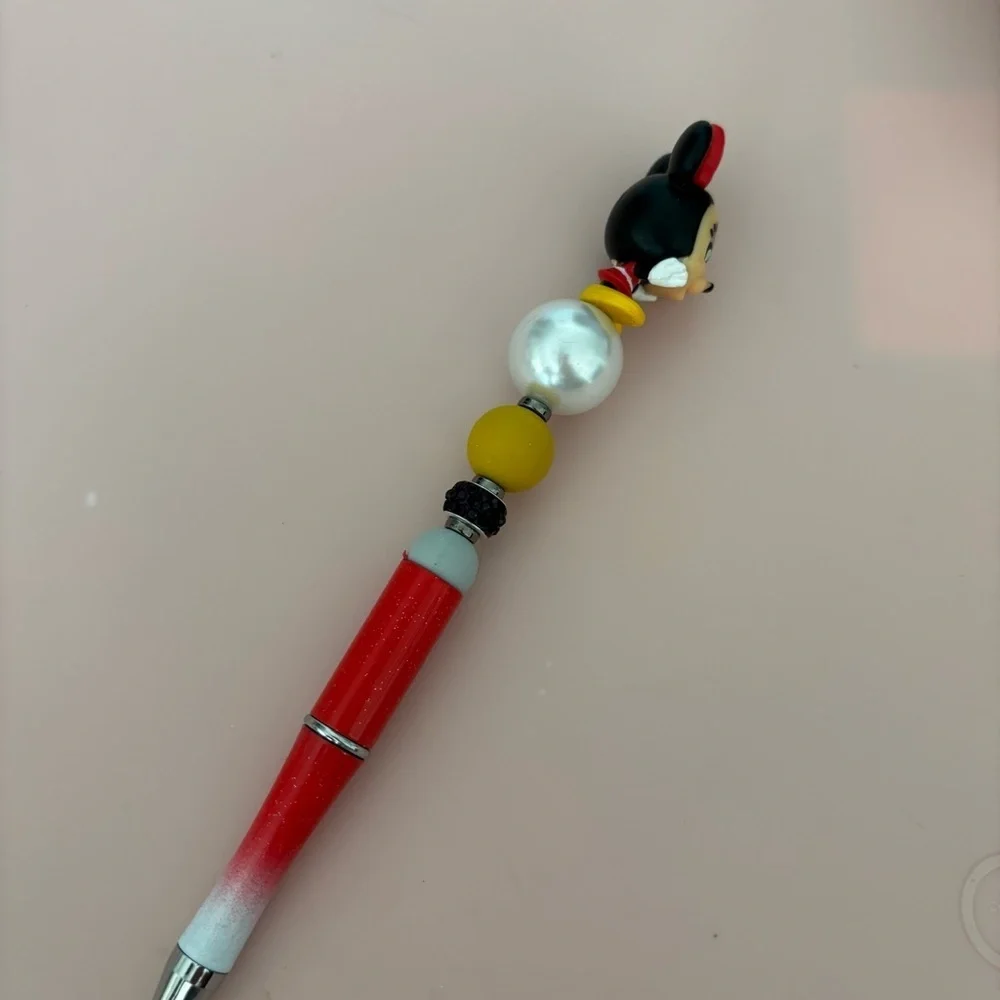 Disney Doorables: Mickey Mouse: Classic Minnie Mouse handmade beaded pen